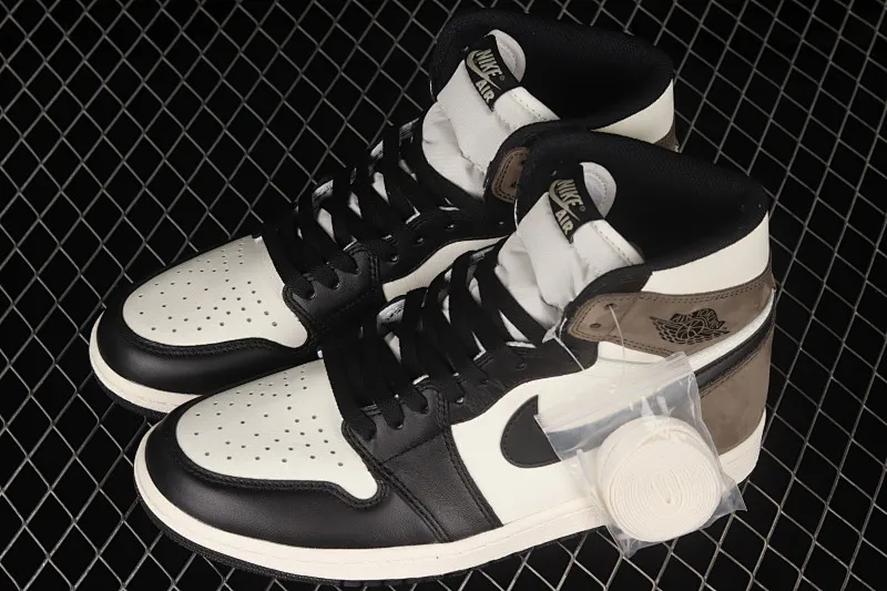 All categories Air Jordan Jordan series basketball shoes Air Jordan 1 High Foreign trade version Air Jordan 1 High OG "Dark Mocha" AJ1 Joe 1 small barb 555088-105